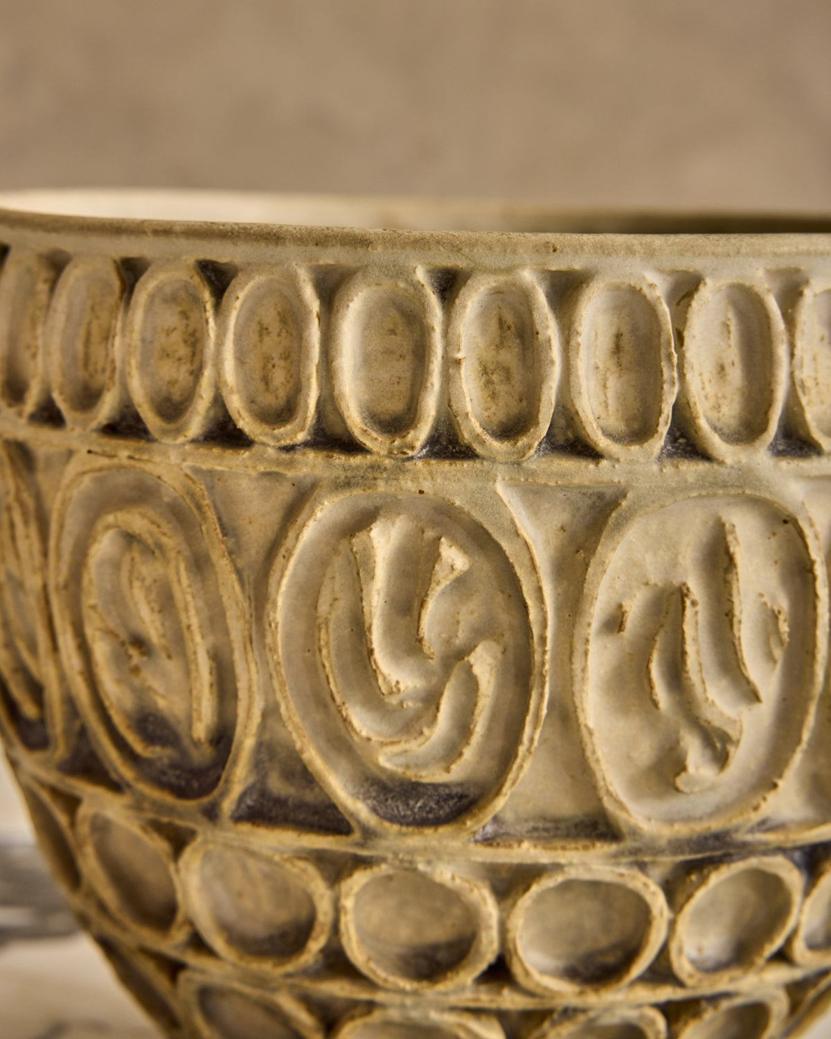 Lostine - Well Curved Studio Ceramic