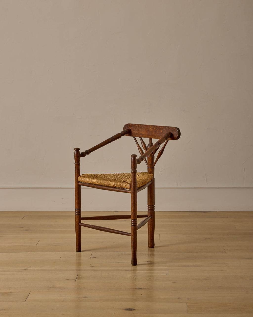 Lostine - Bobbin Triangular Armchair