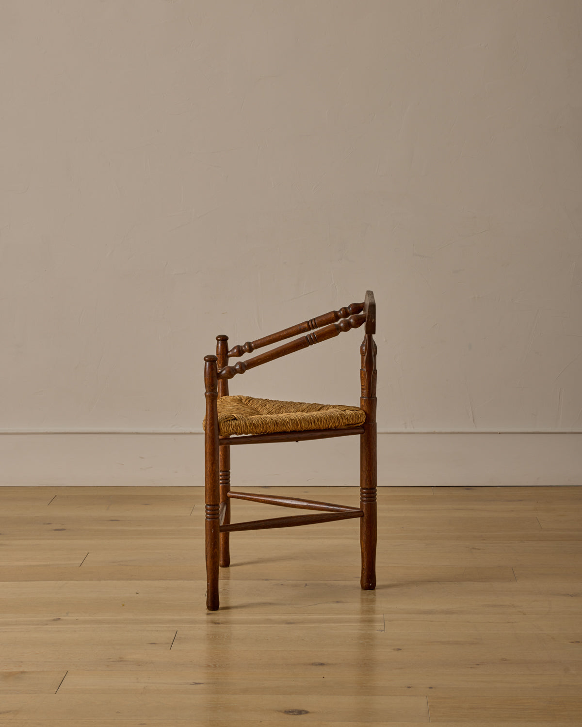 Lostine - Bobbin Triangular Armchair