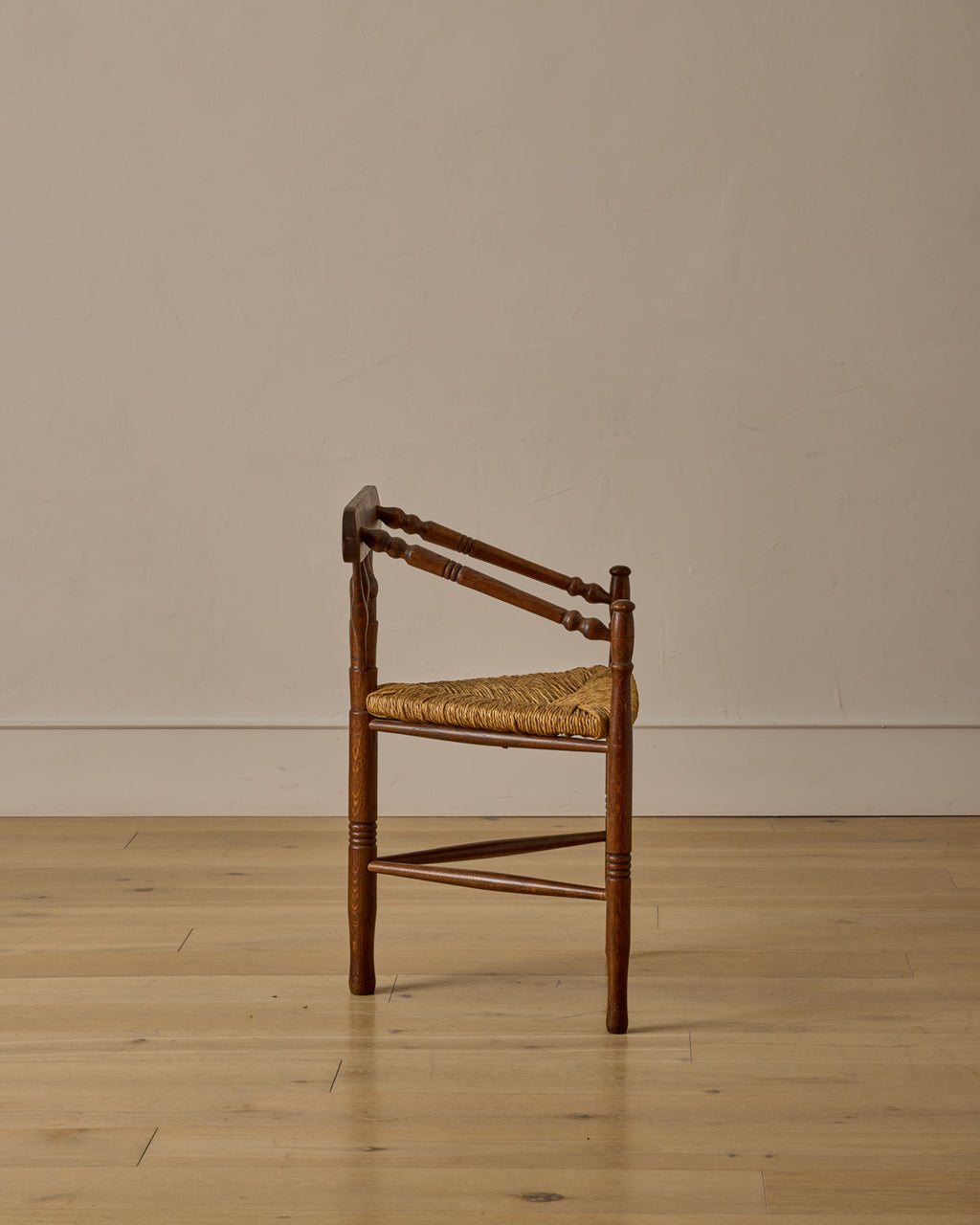 Lostine - Bobbin Triangular Armchair