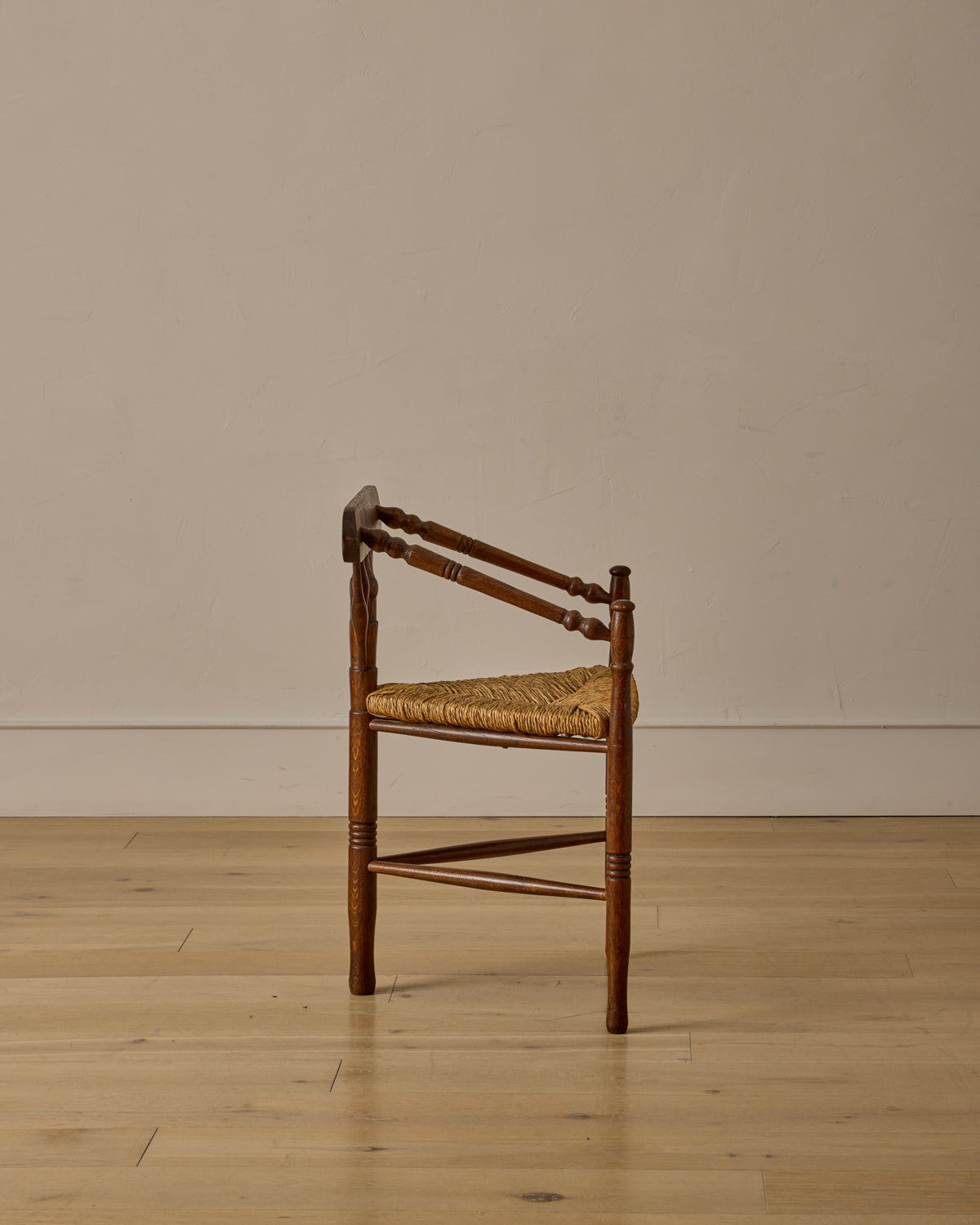 Lostine - Bobbin Triangular Armchair