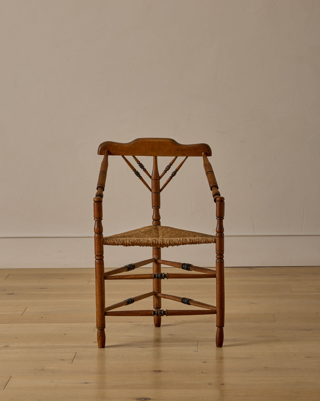 Lostine - Bobbin Triangular Armchair with Curved Crest