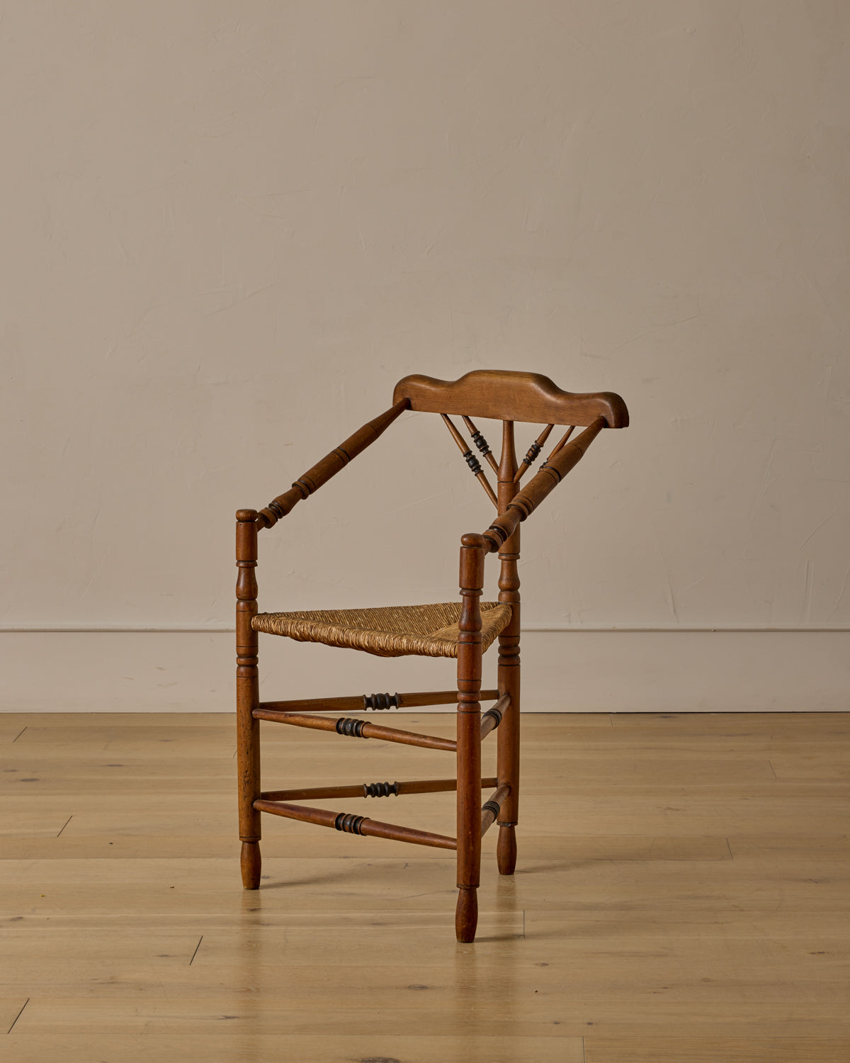 Lostine - Bobbin Triangular Armchair with Curved Crest