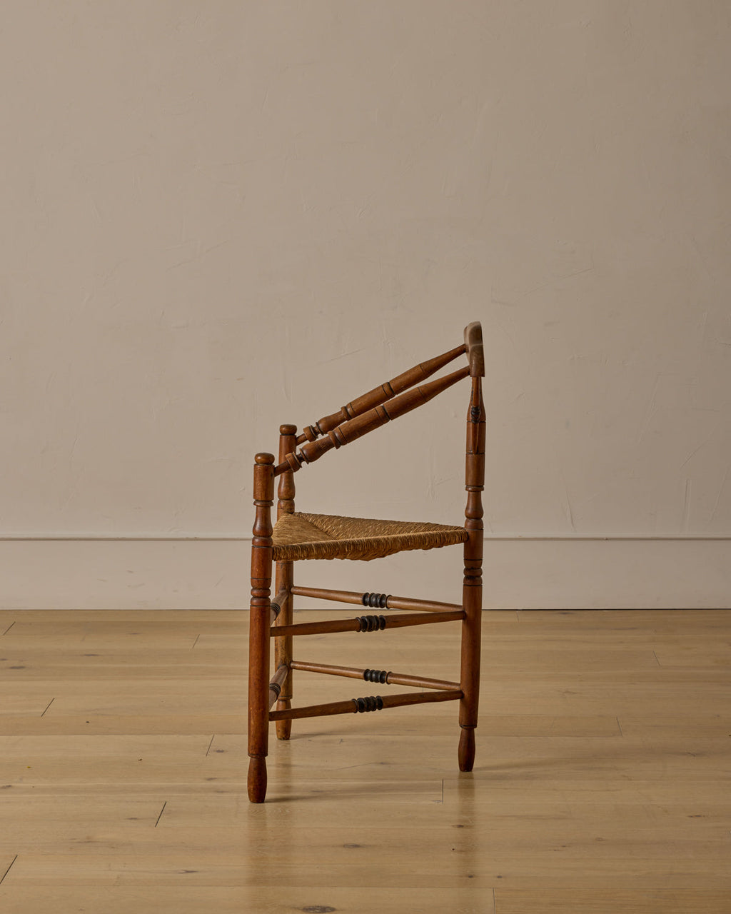 Lostine - Bobbin Triangular Armchair with Curved Crest