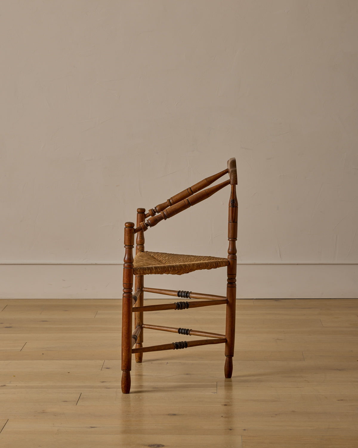 Lostine - Bobbin Triangular Armchair with Curved Crest