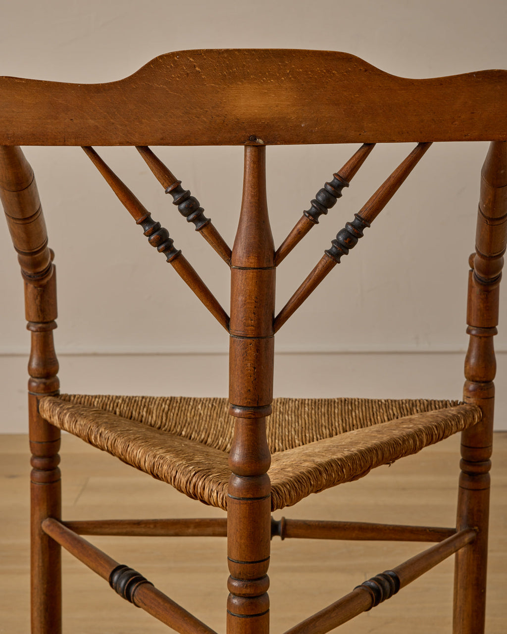 Lostine - Bobbin Triangular Armchair with Curved Crest