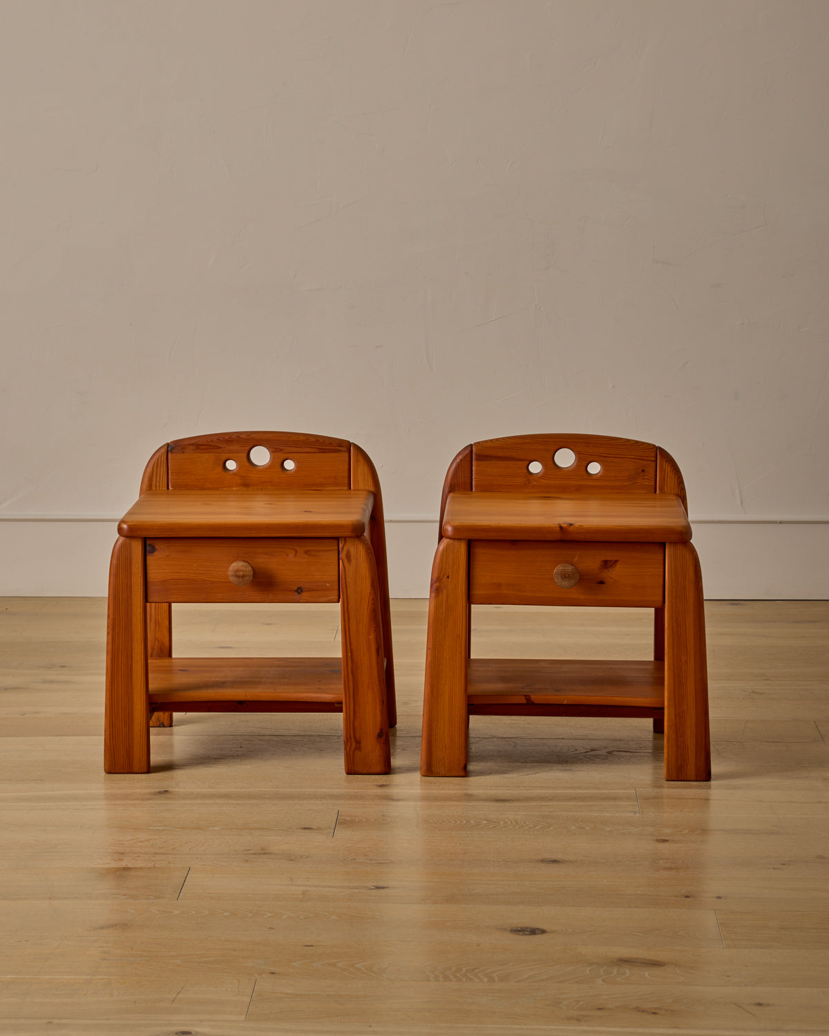 Lostine - Pair of Night Stands by Wasa Möbel