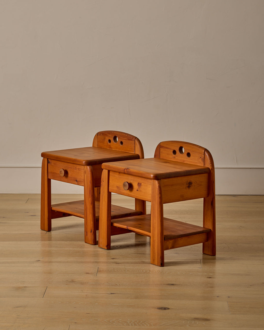 Lostine - Pair of Night Stands by Wasa Möbel