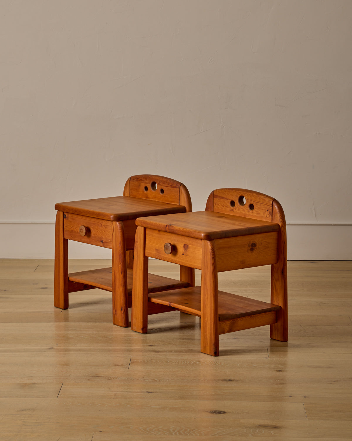 Lostine - Pair of Night Stands by Wasa Möbel