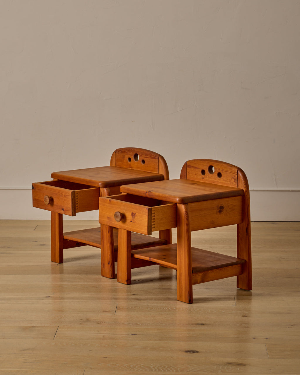Lostine - Pair of Night Stands by Wasa Möbel