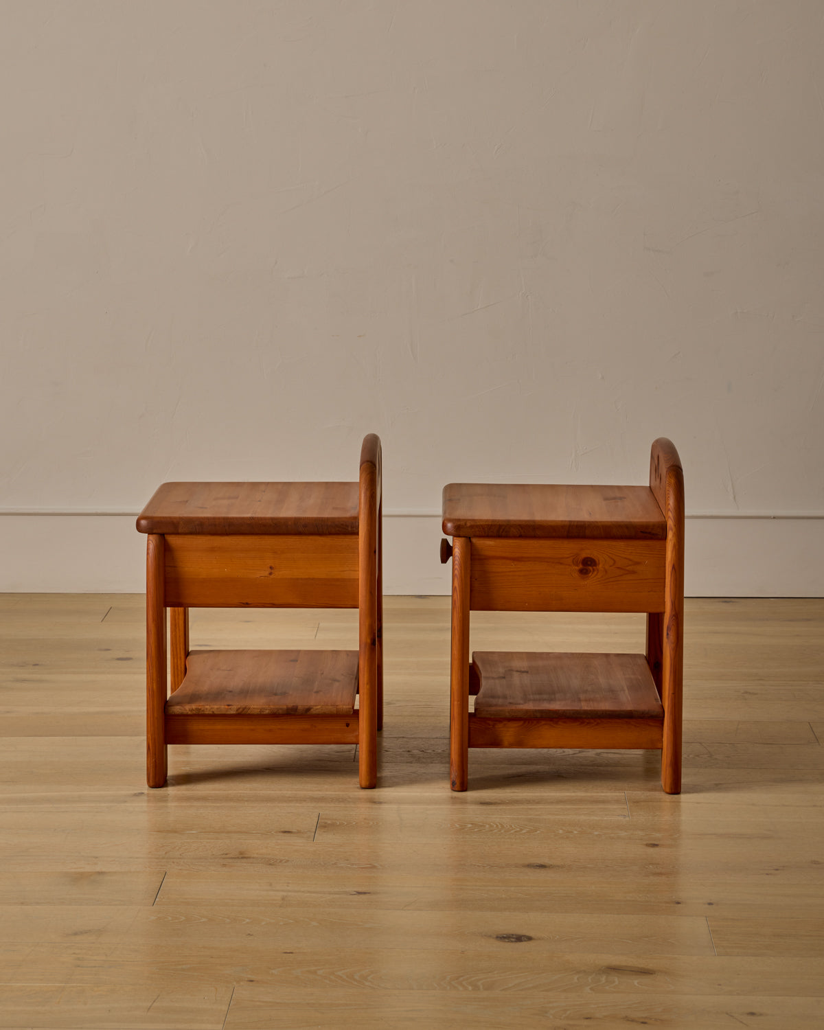 Lostine - Pair of Night Stands by Wasa Möbel