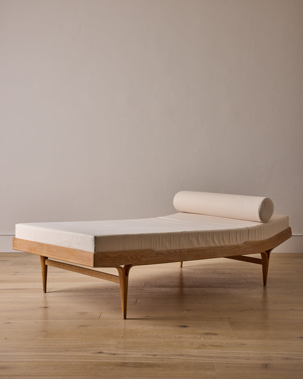 Lostine - Beech "Berlin" Daybed by Bruno Mathsson