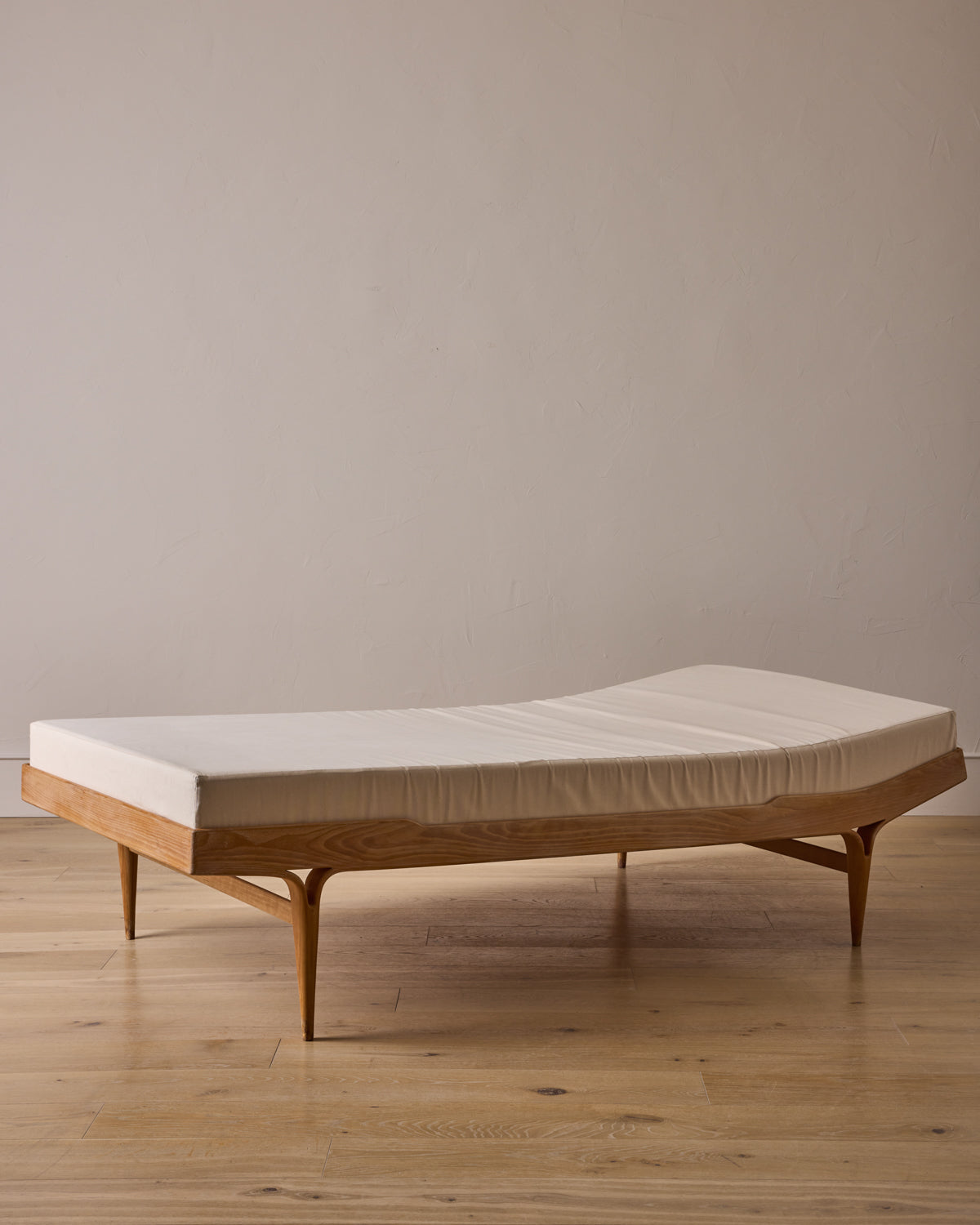 Lostine - Beech "Berlin" Daybed by Bruno Mathsson