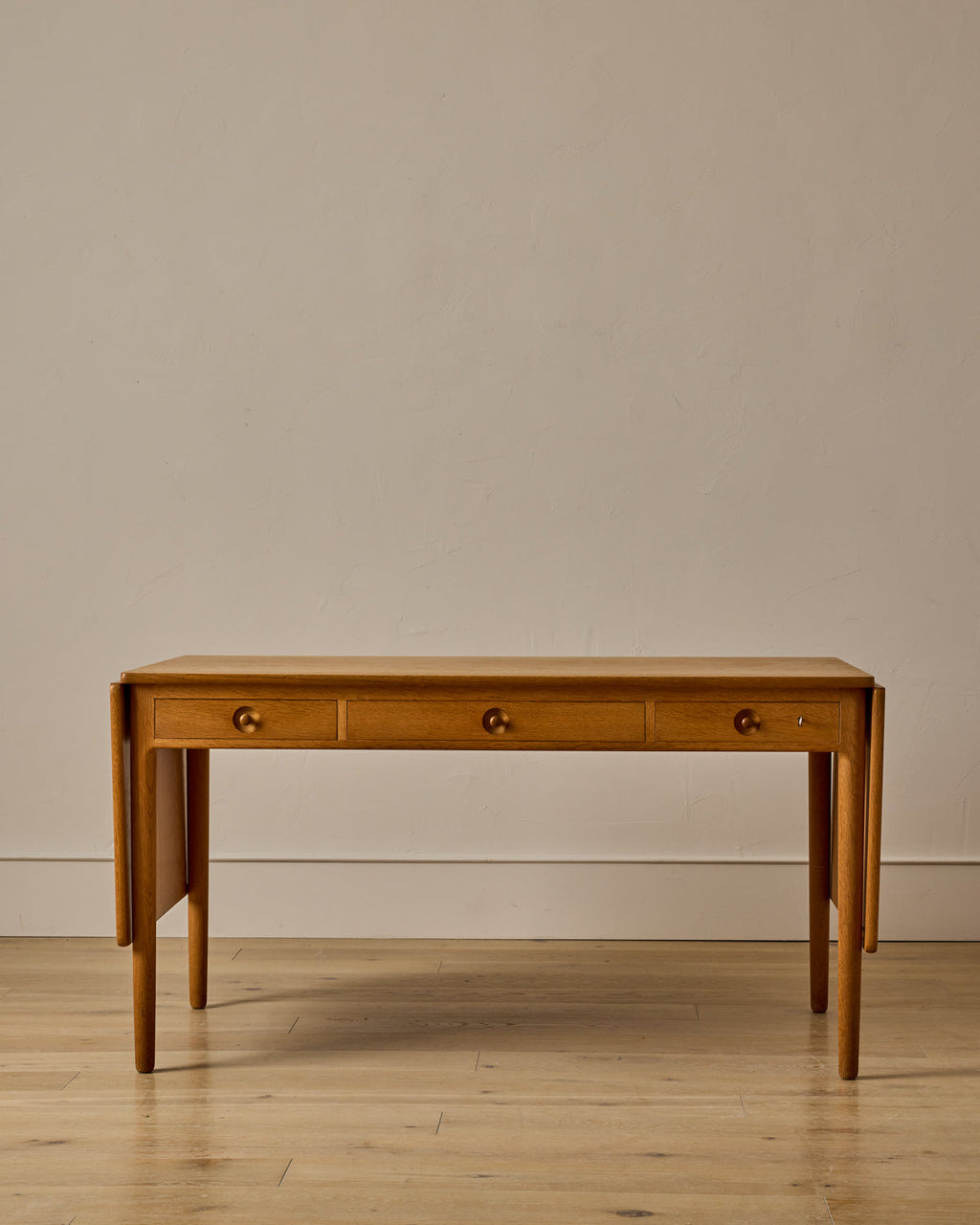 Lostine - Oak Drop - Leaf Desk by Hans J. Wegner