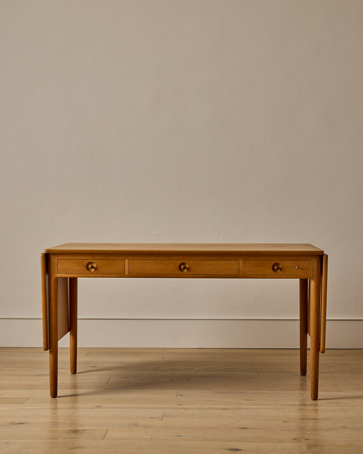 Lostine - Oak Drop - Leaf Desk by Hans J. Wegner