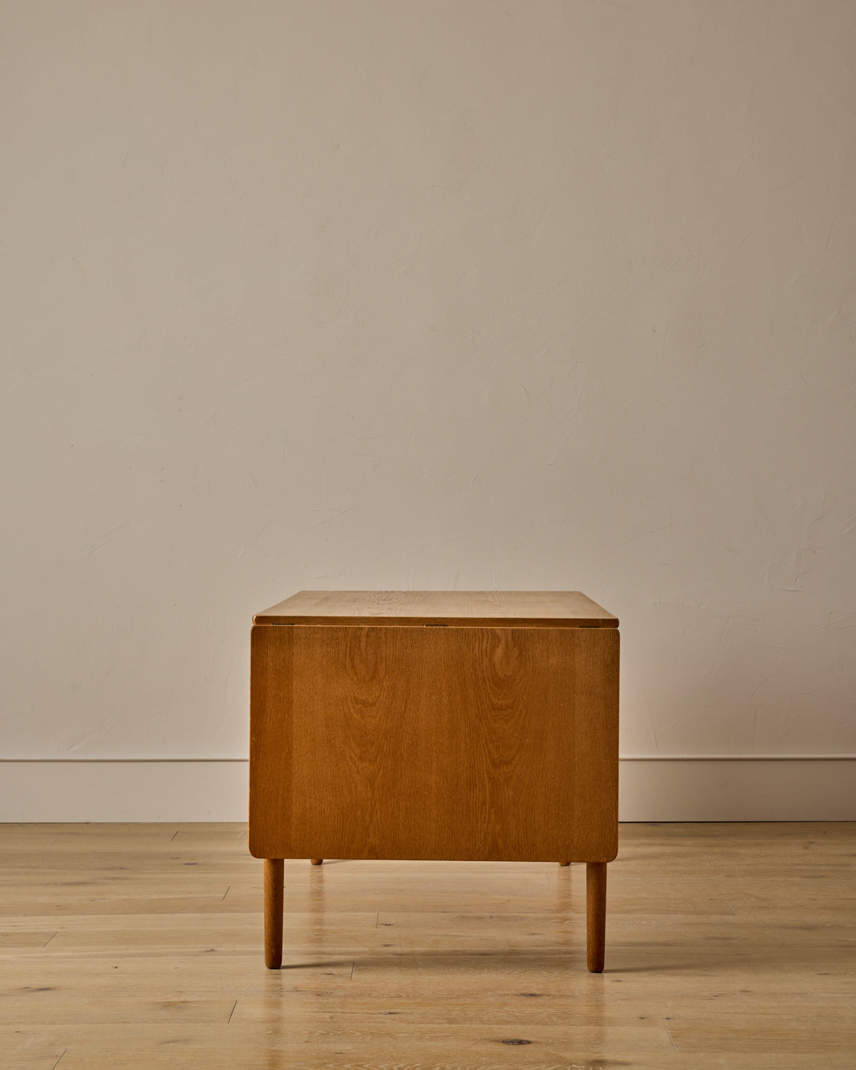 Lostine - Oak Drop - Leaf Desk by Hans J. Wegner