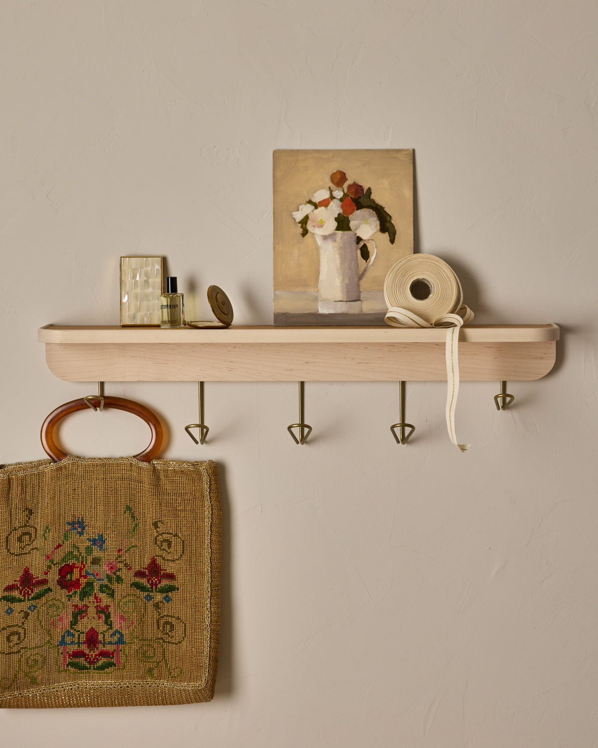 Lostine - Bennett Wall Rack - Clear Maple