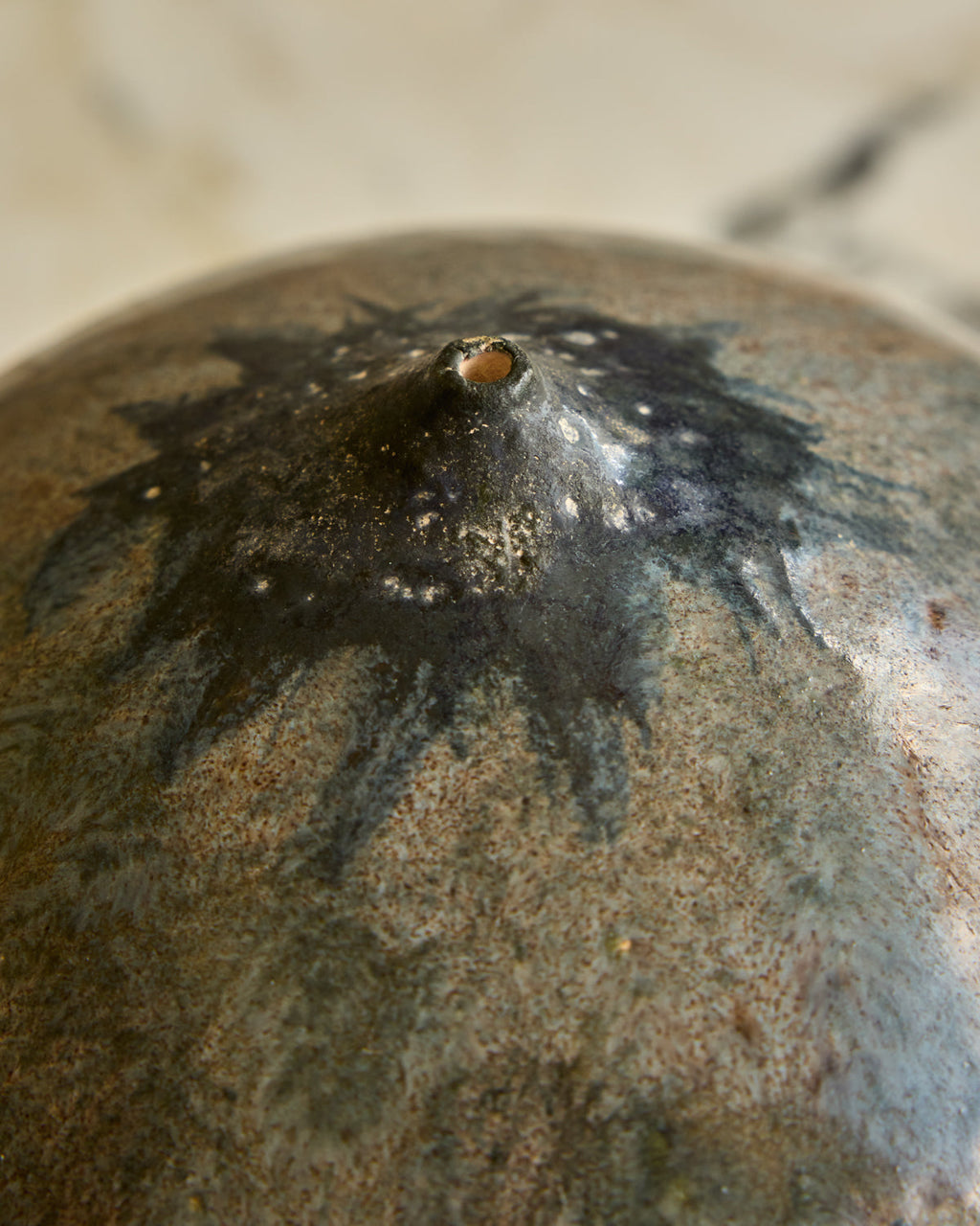 Lostine - Ceramic Pod Vessel
