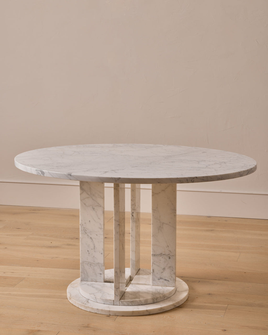 Lostine - Column Base Marble Dining Table