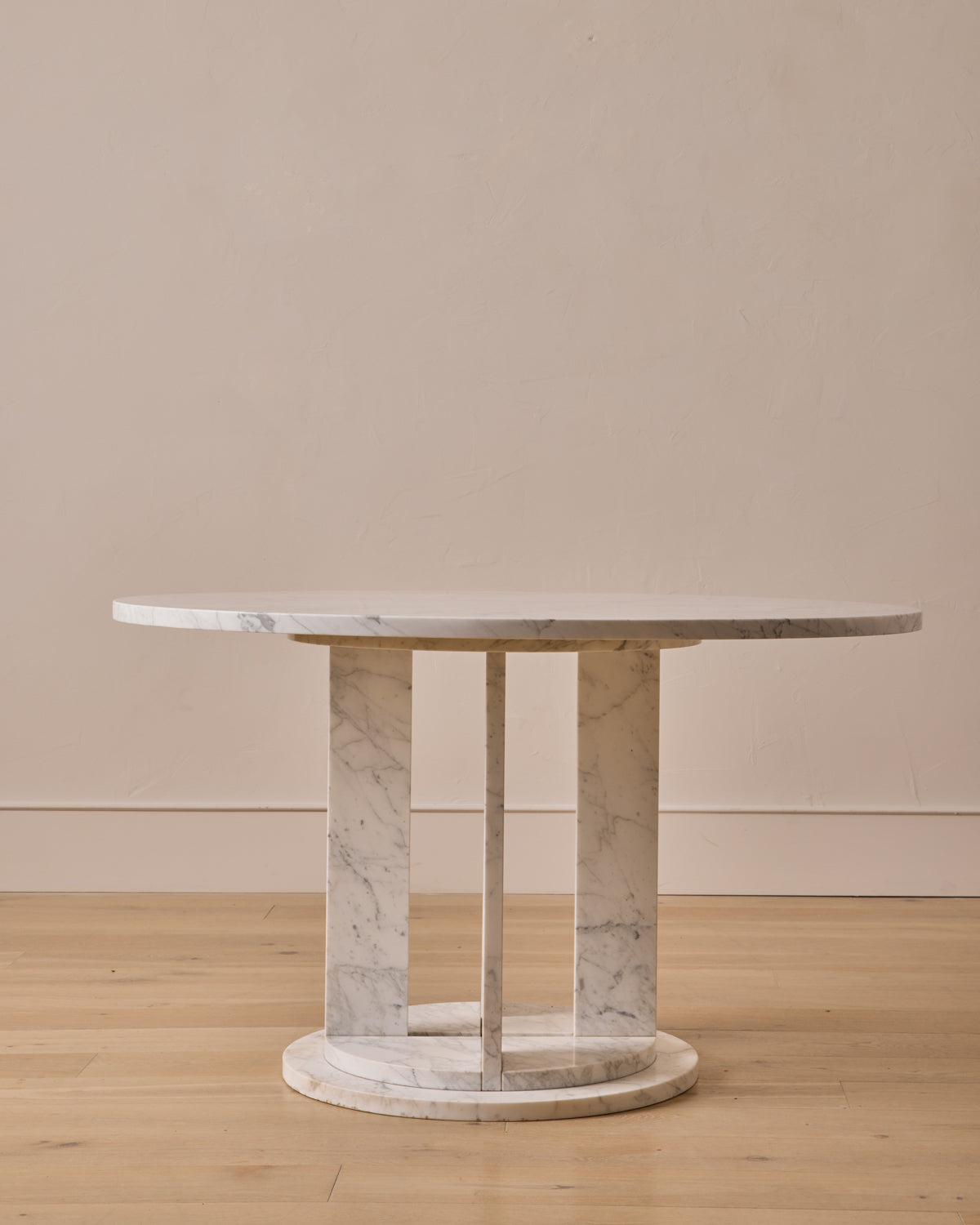 Lostine - Column Base Marble Dining Table