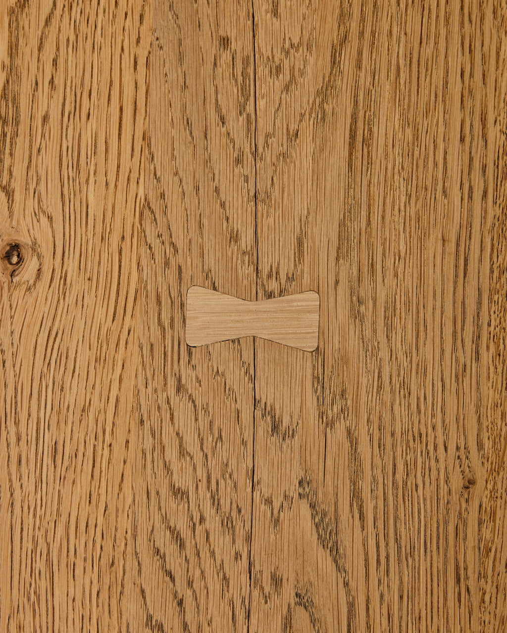 Lostine - Round Wood Coffee Table
