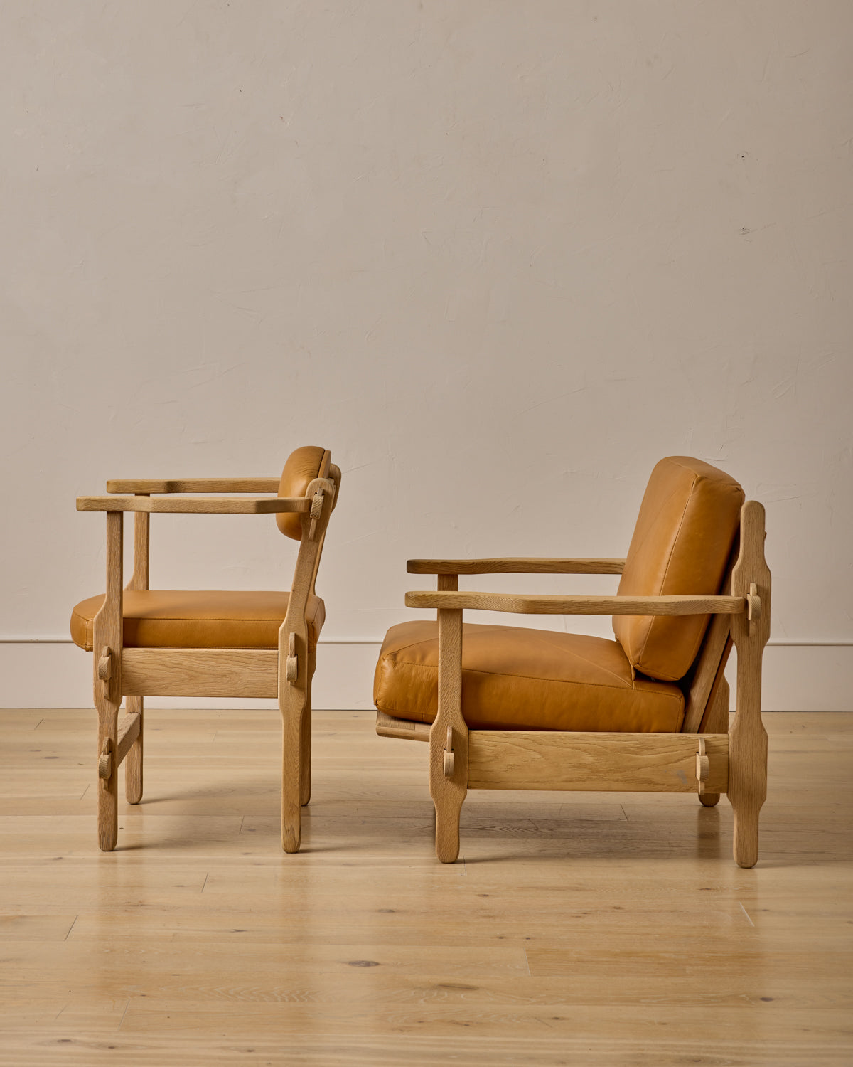 Lostine - Pair of Leather Arm Chairs