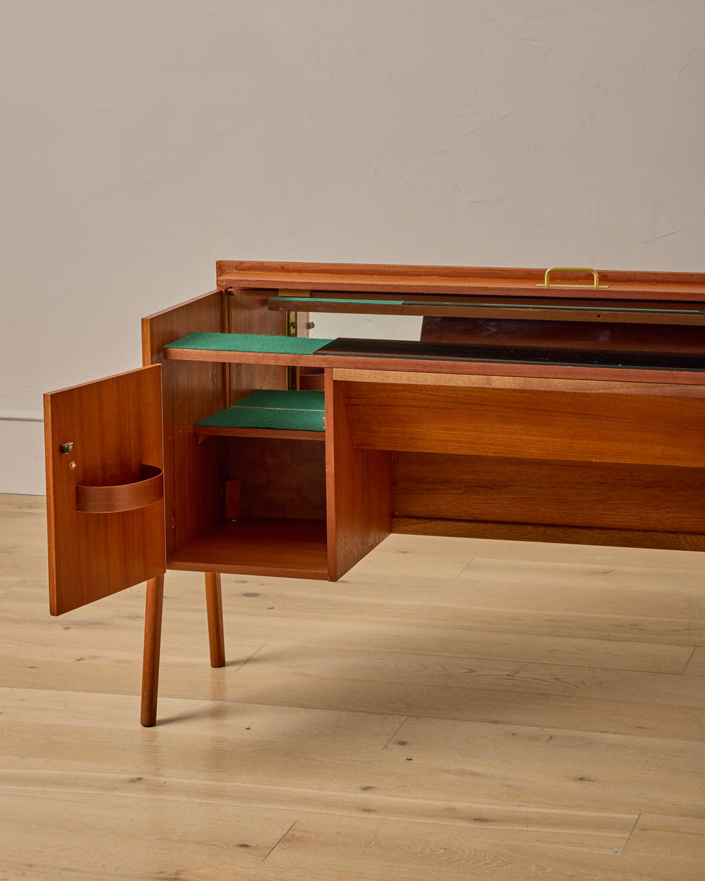 Lostine - Mid - Century Lift - Top Bar Cabinet