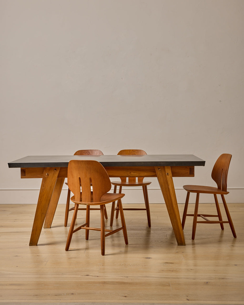 Lostine - Dining Table with Antiqued Steel