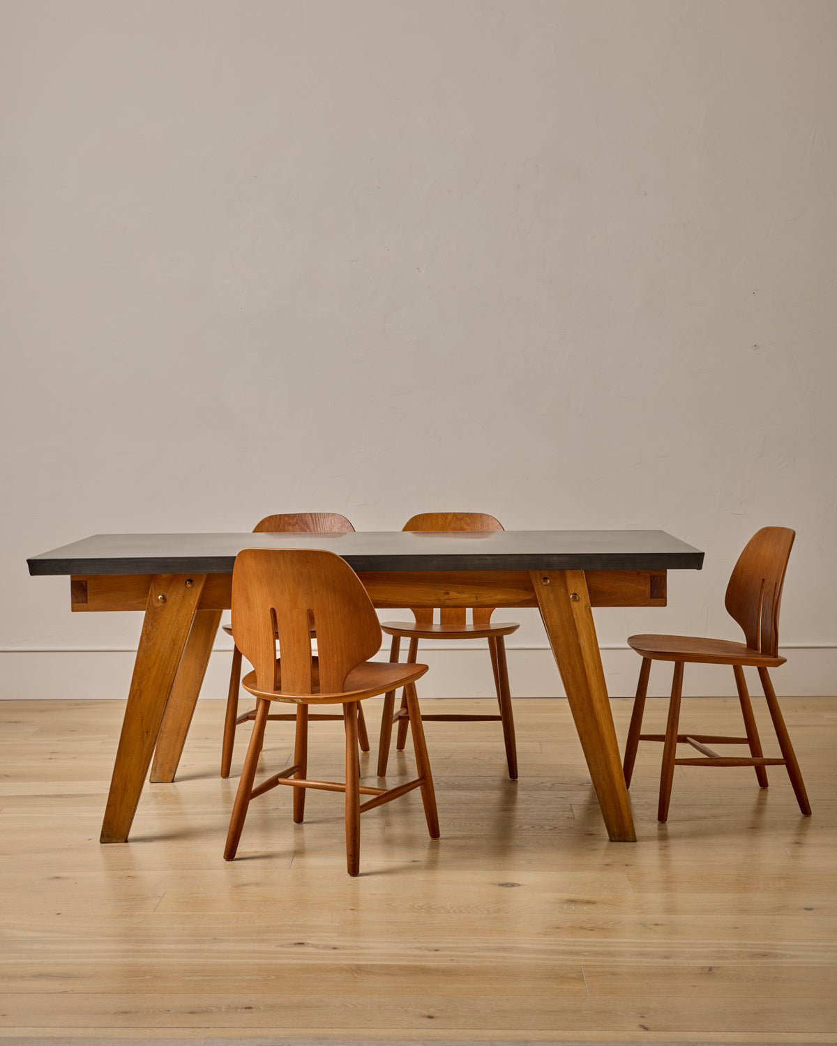 Lostine - Dining Table with Antiqued Steel