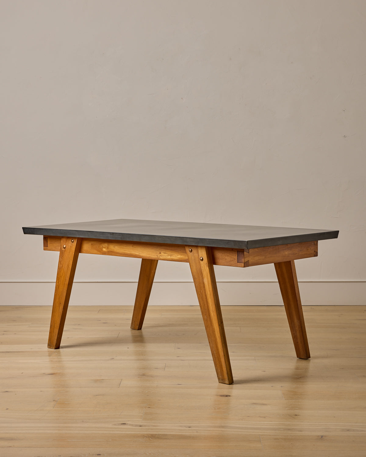 Lostine - Dining Table with Antiqued Steel