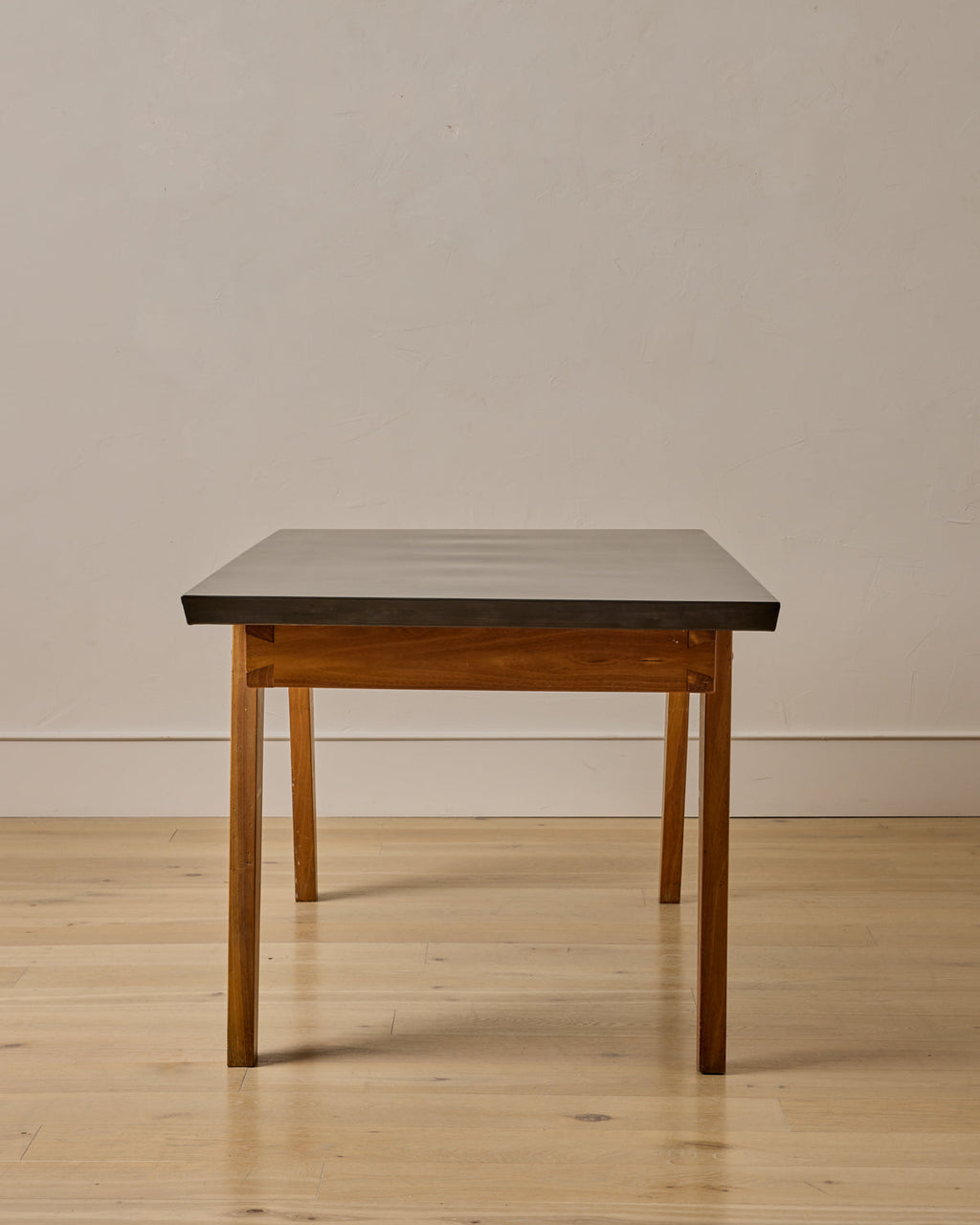 Lostine - Dining Table with Antiqued Steel