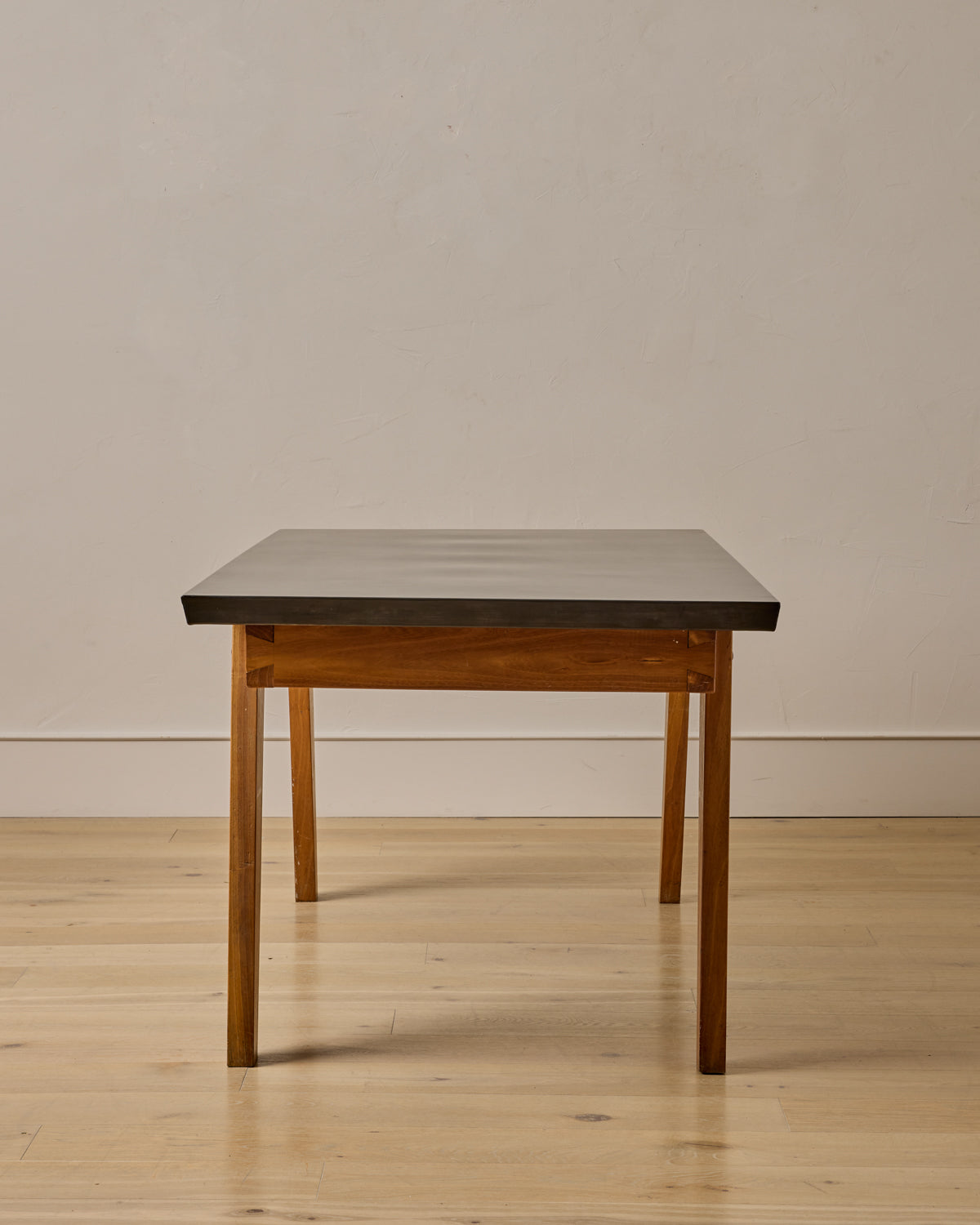 Lostine - Dining Table with Antiqued Steel