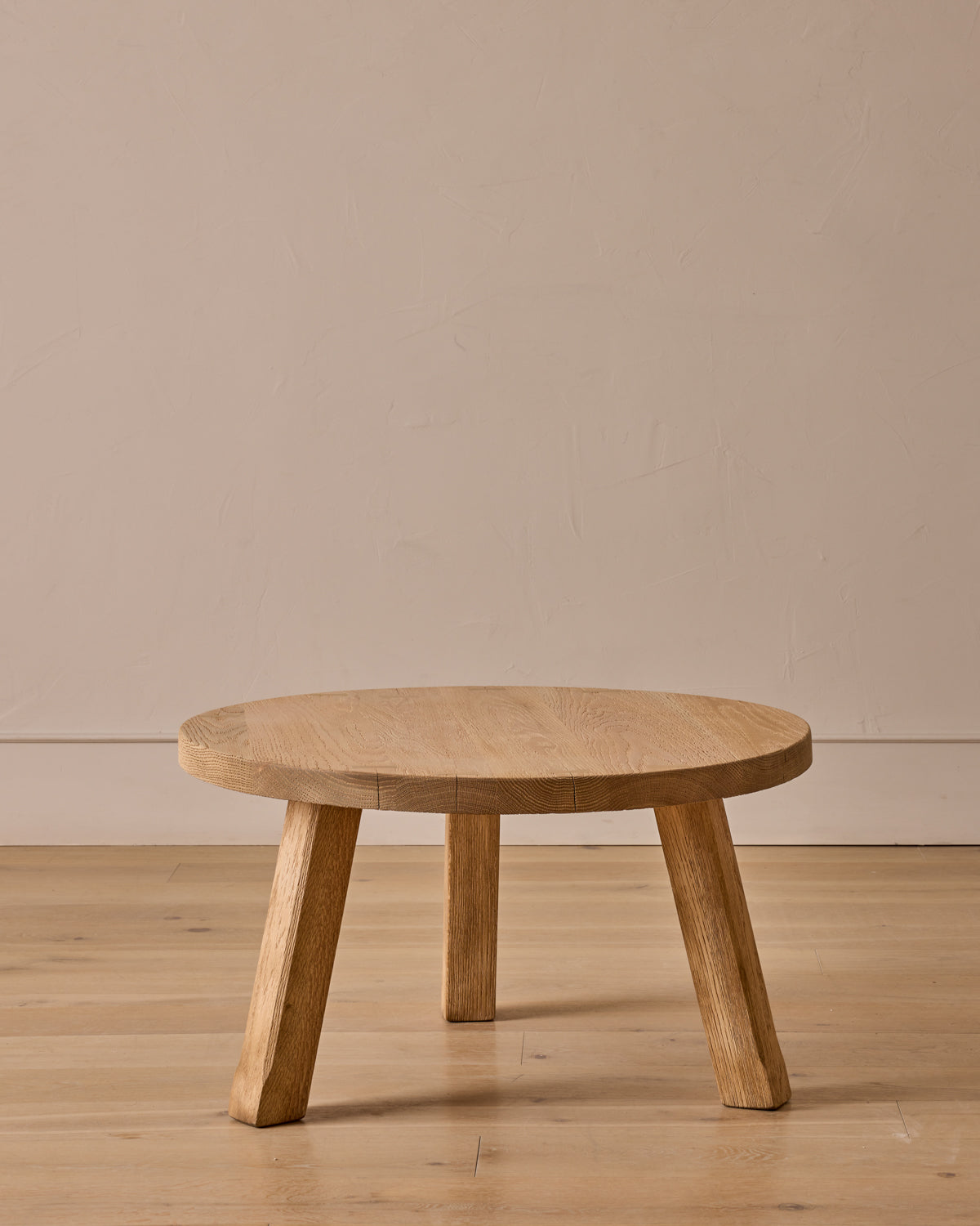 Lostine - Round Brutalist Side Table