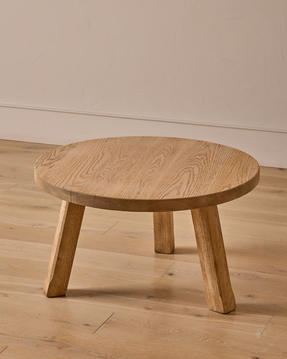 Lostine - Round Brutalist Side Table