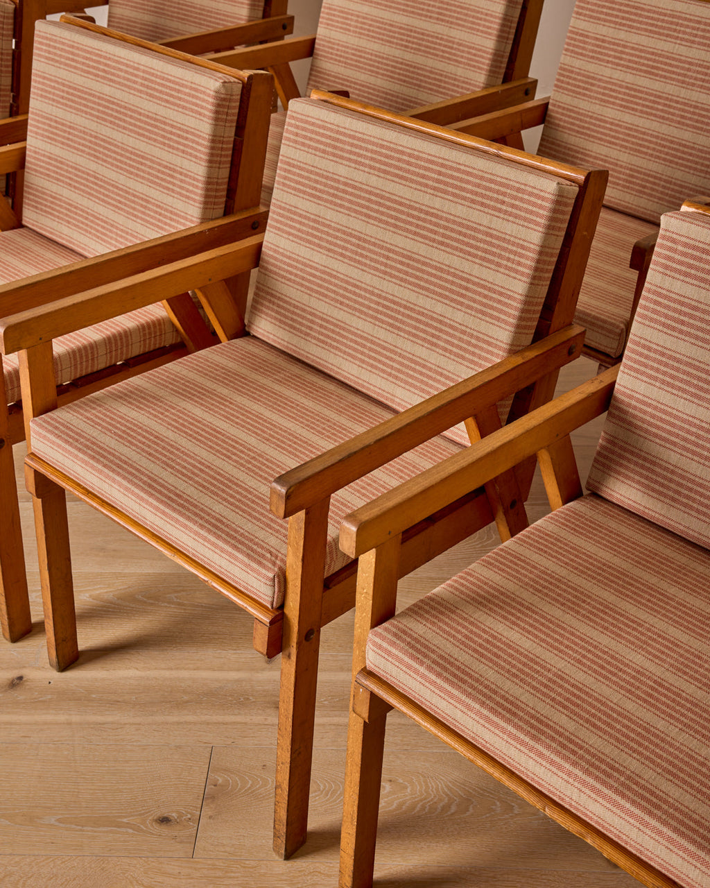 Lostine - Set of Slat Dining Chairs