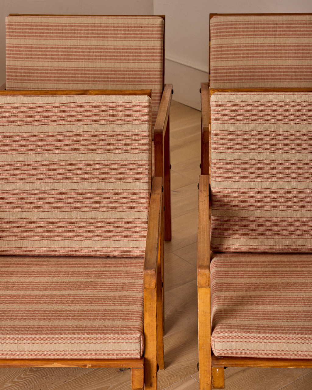 Lostine - Set of Slat Dining Chairs