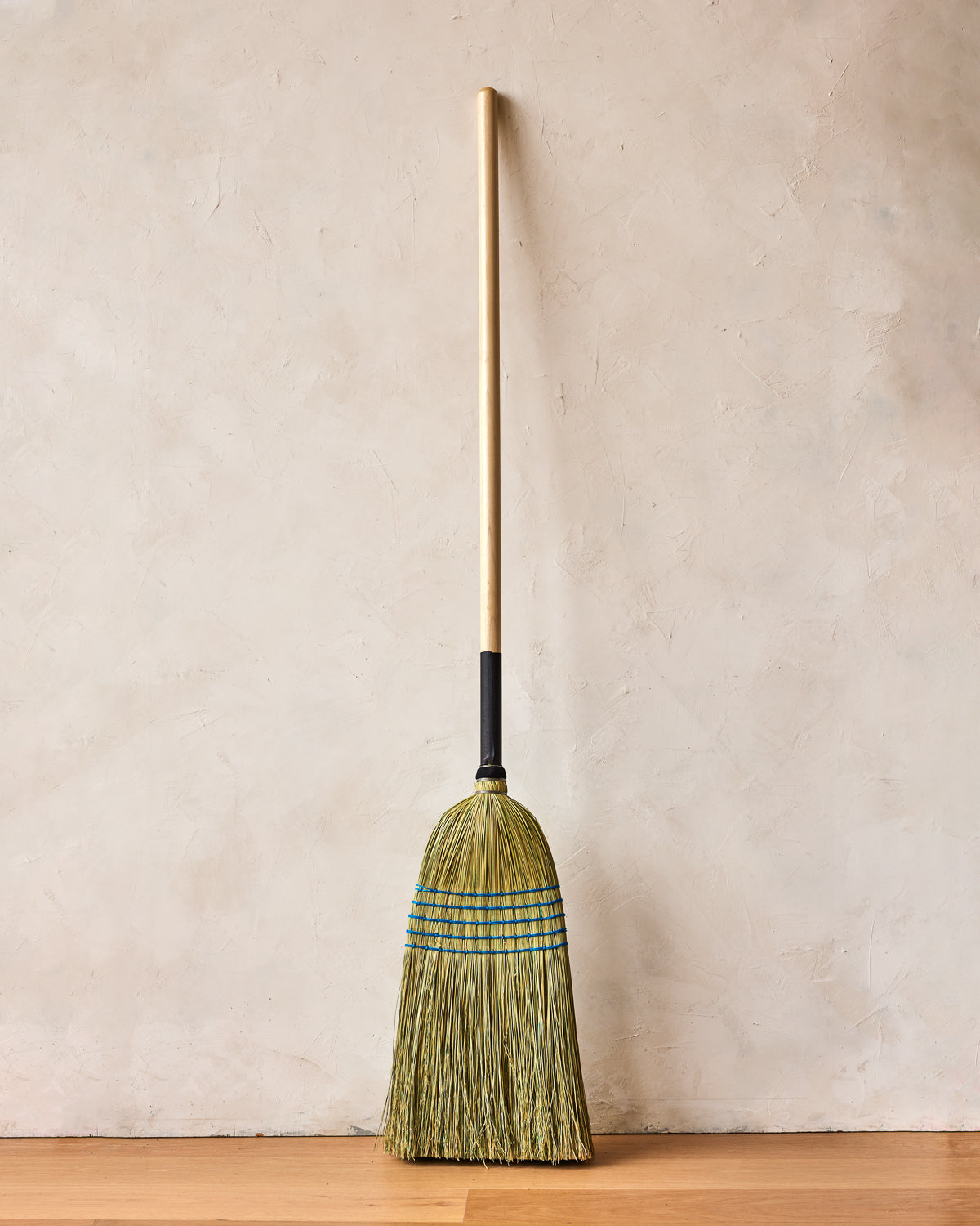 Lostine - Barn Broom