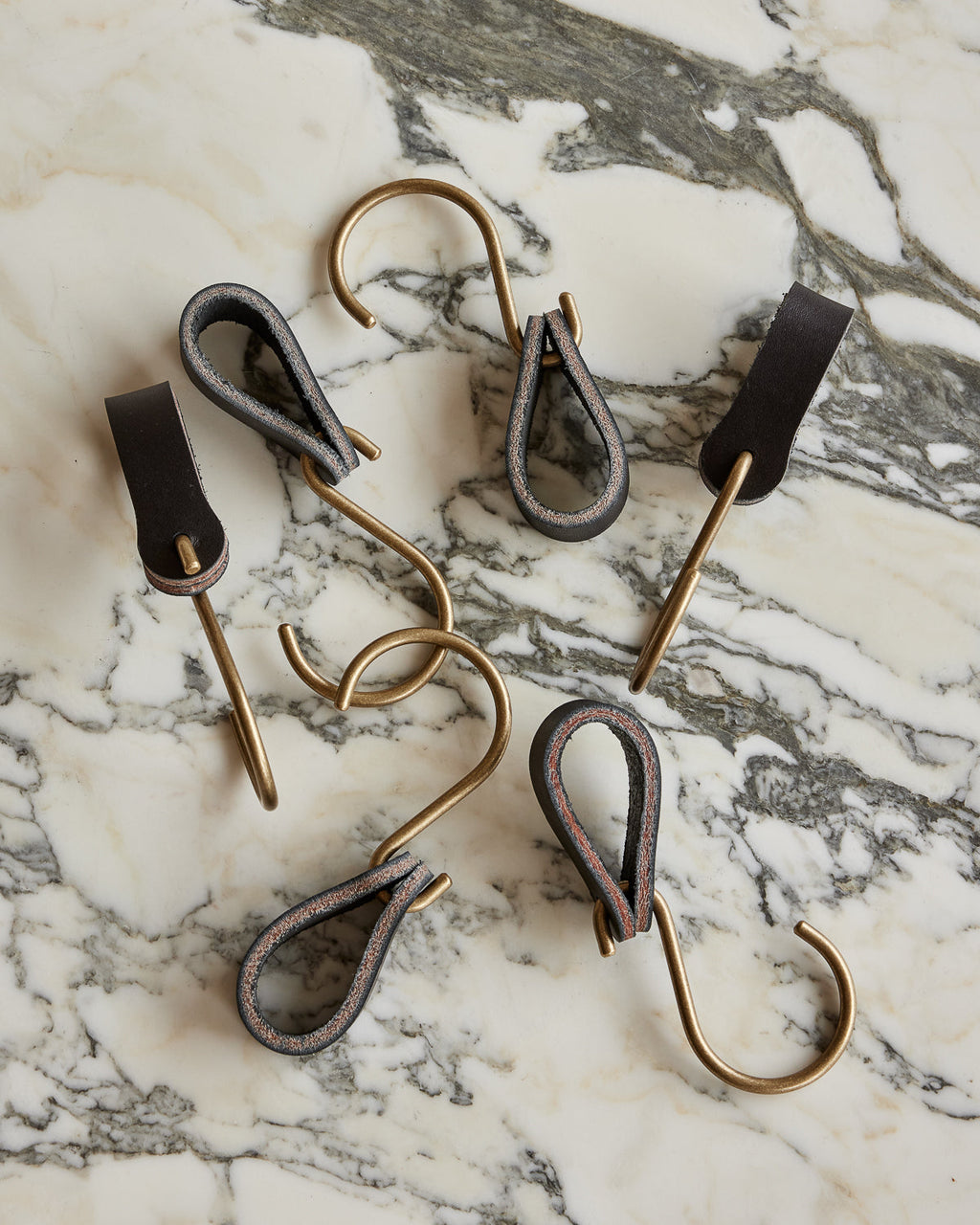 Lostine - Ludlow Leather Hooks - Black