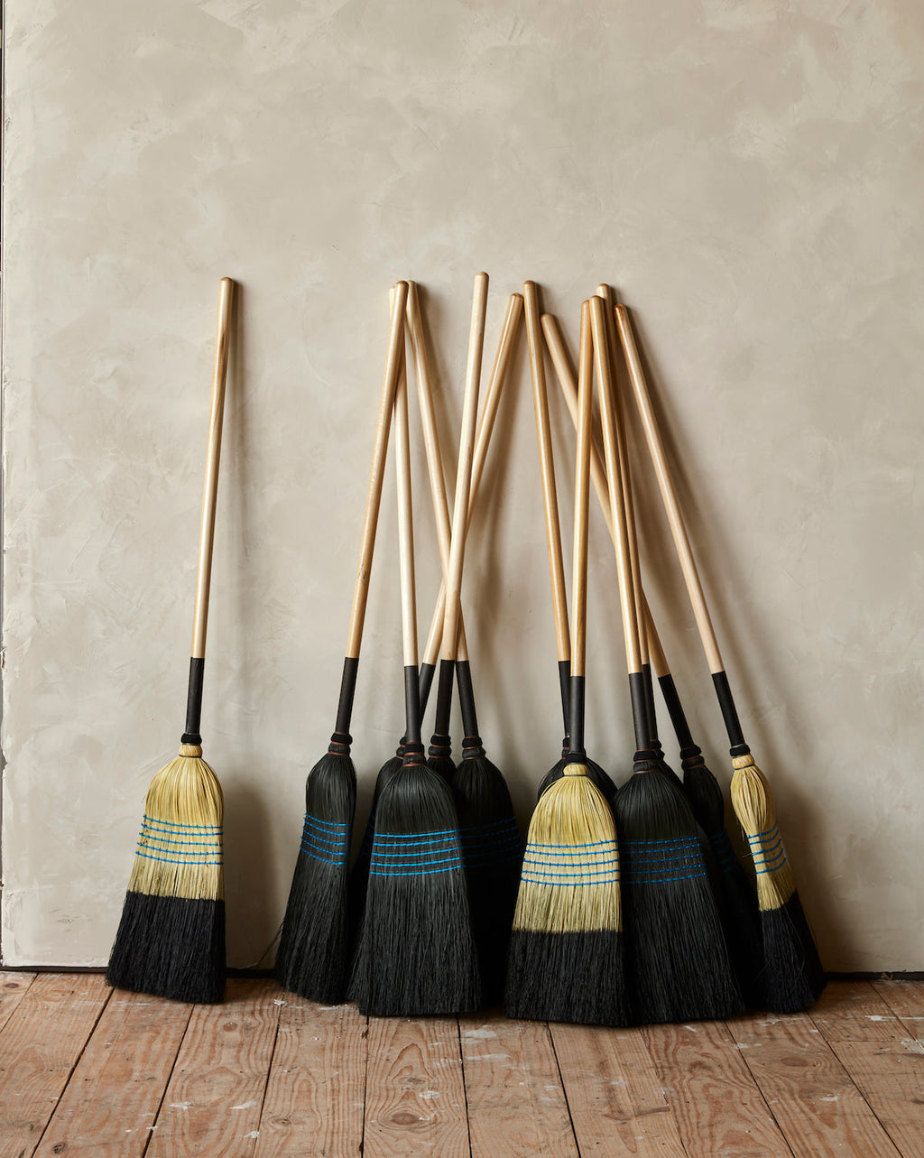 Lostine - Barn Broom