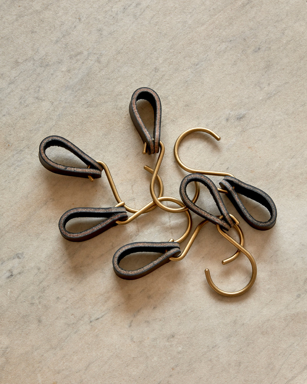Lostine - Ludlow Leather Hooks - Black