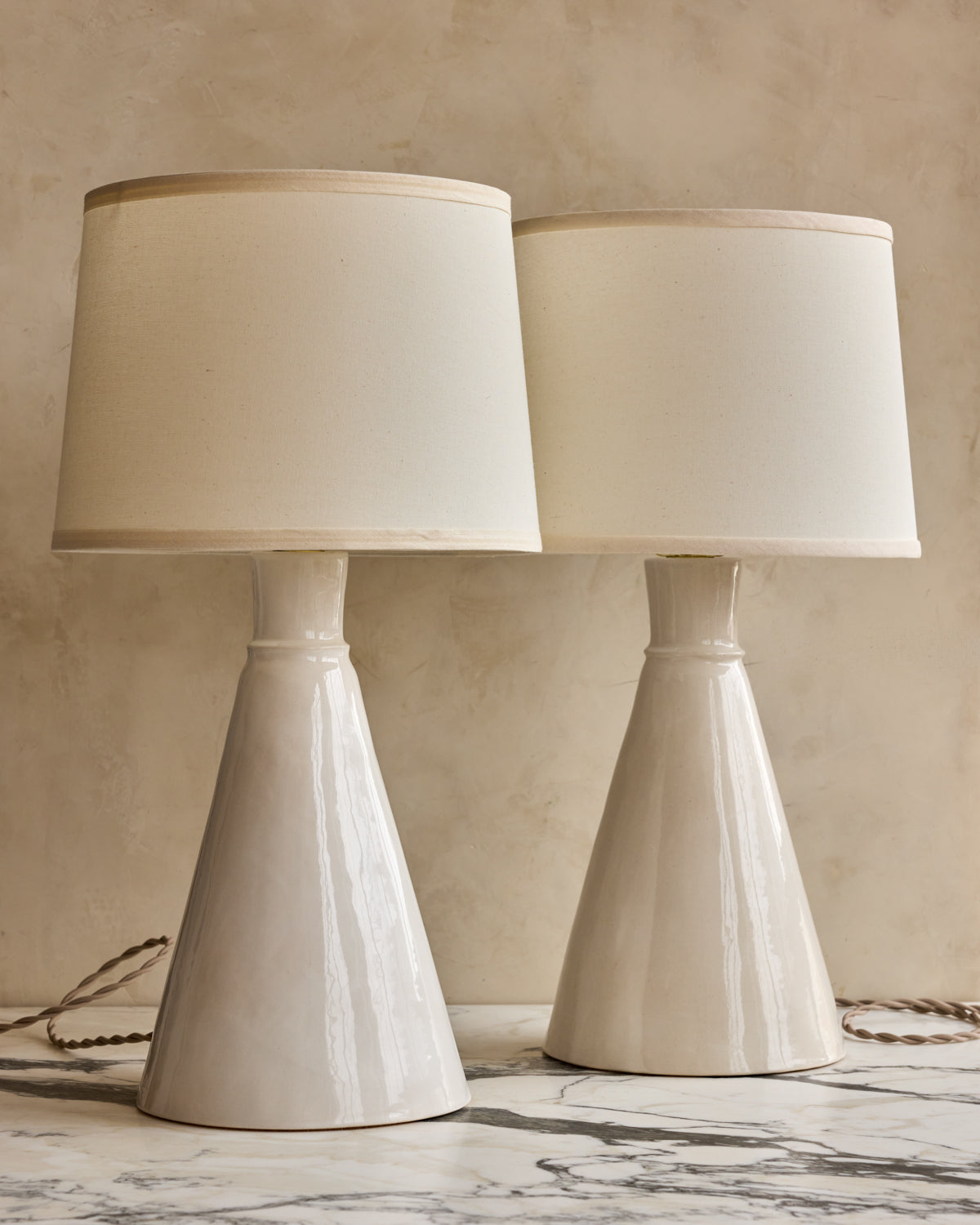 Lostine - Ceramic Table Lamp - Salt Ring