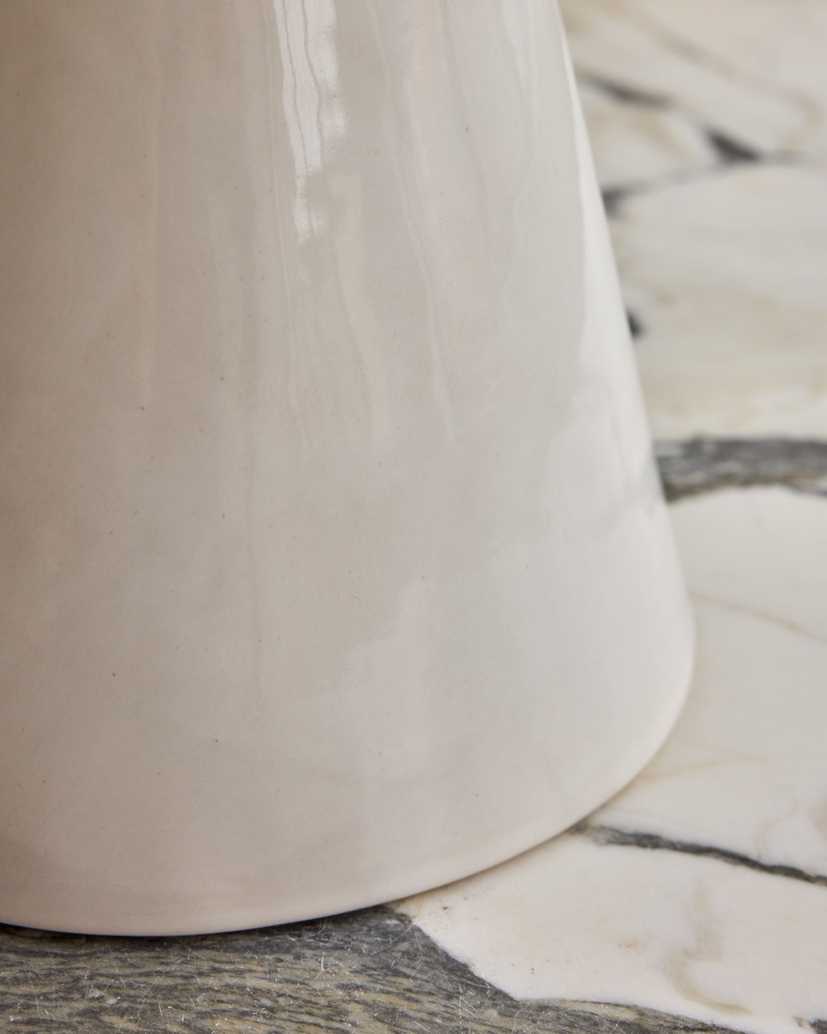Lostine - Ceramic Table Lamp - Salt Ring