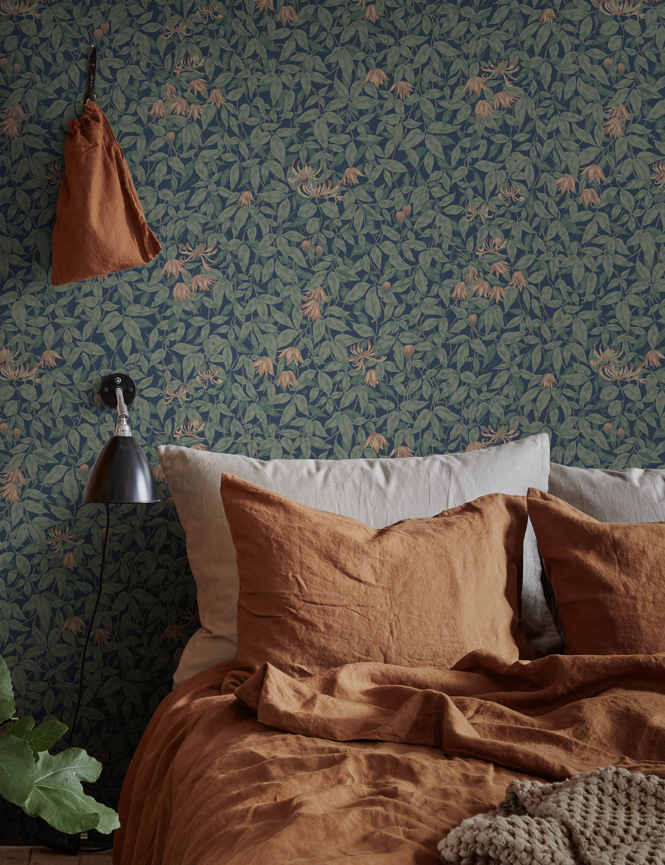 Lulu and Georgia - Scalamandre Linnea Wallpaper by Sandberg