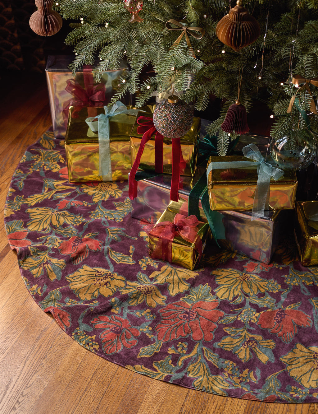 Lulu and Georgia - Agnetha Velvet Tree Skirt