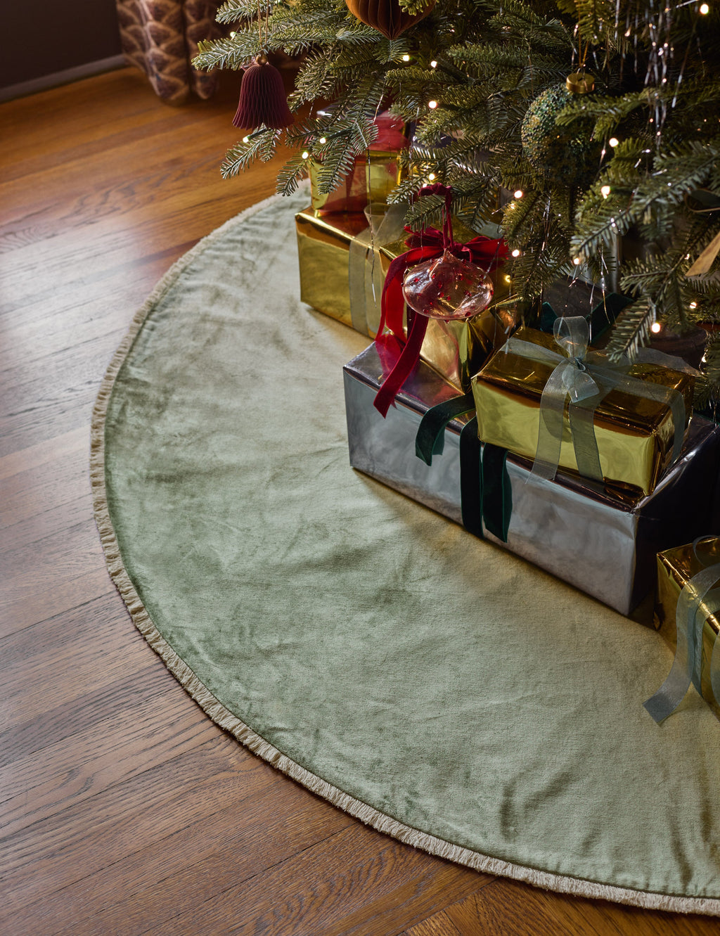 Lulu and Georgia - Brandis Velvet Tree Skirt