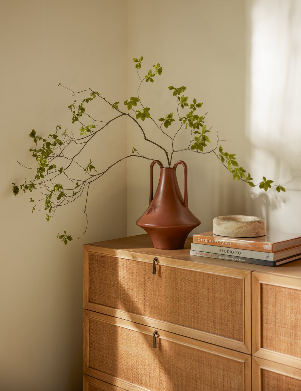 Lulu and Georgia - Syna Vase