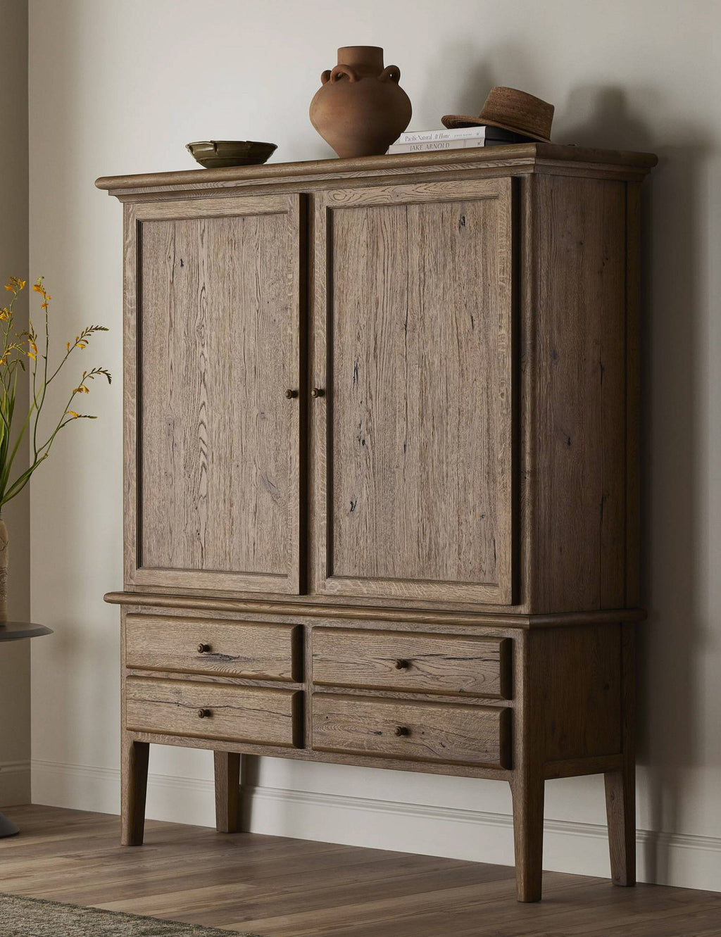 Lulu and Georgia - Ashcroft Cabinet