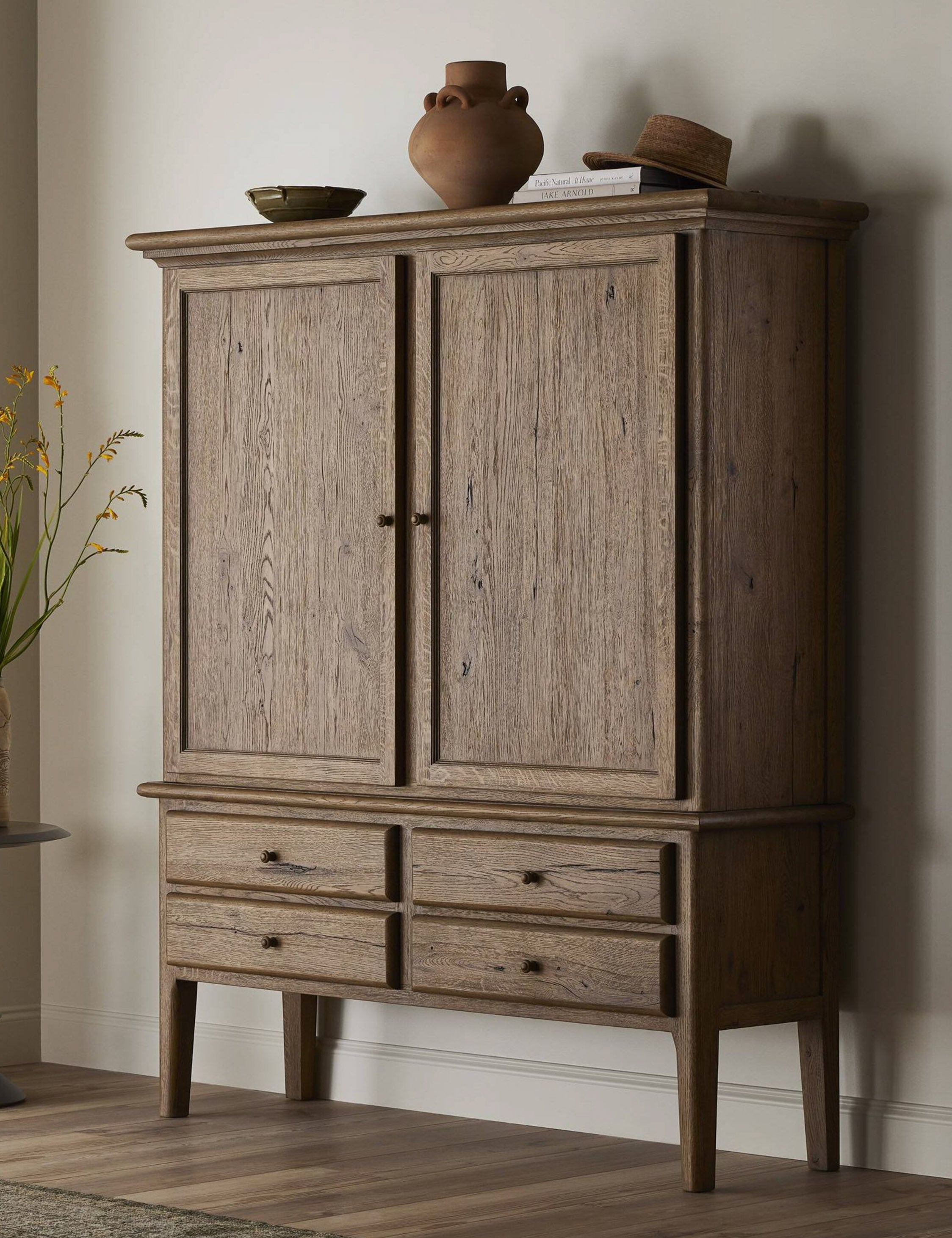 Lulu and Georgia - Ashcroft Cabinet