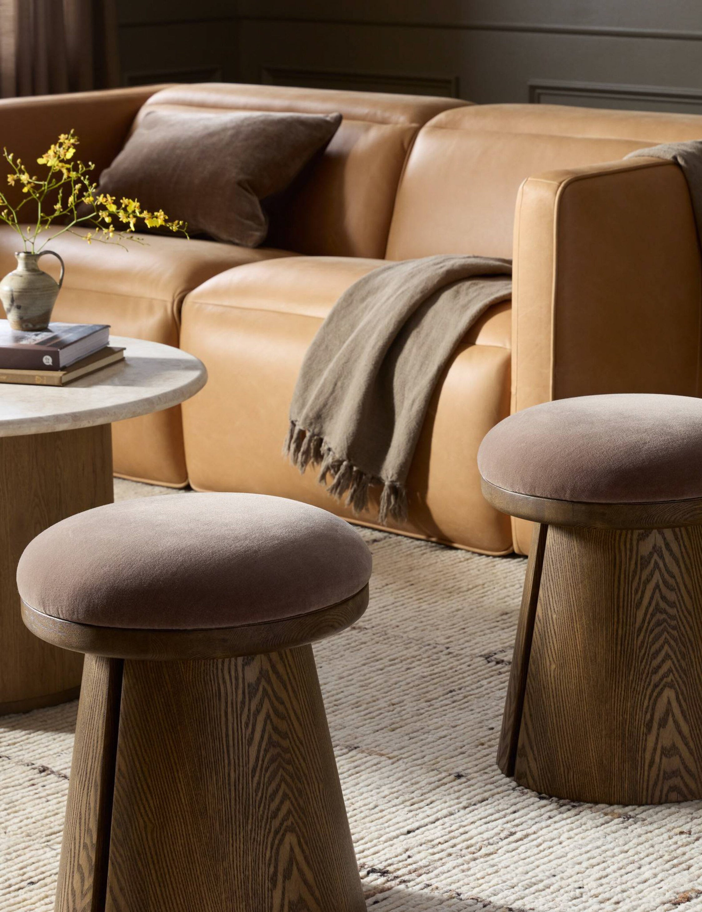 Lulu and Georgia - Salinger Stool