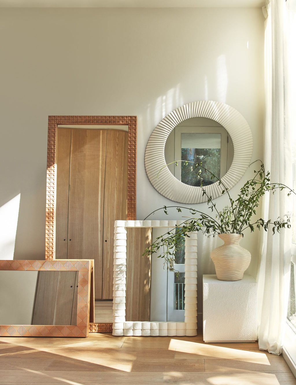 Lulu and Georgia - Munro Mirror